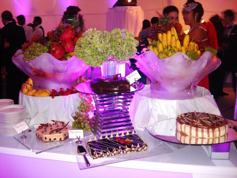 Fruit dessert buffet